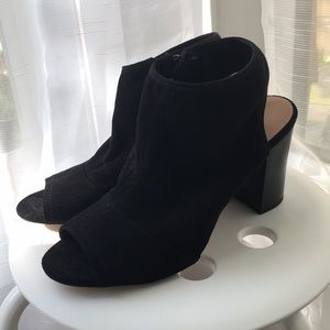Chunky heel shoes